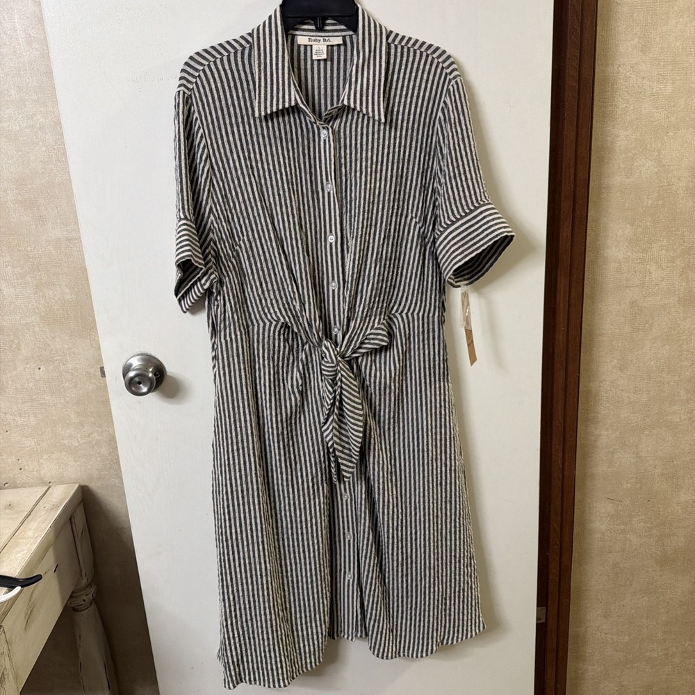 Ruby Red Woman Size L  Blue And White Striped Dress With Short Sleeves